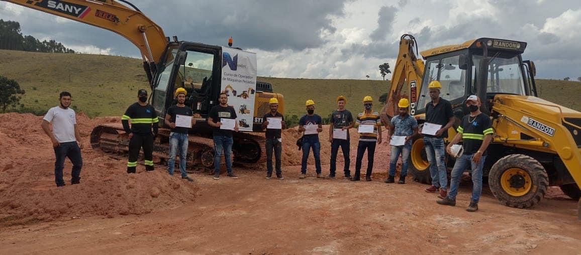 Turma formada Sany e Randon